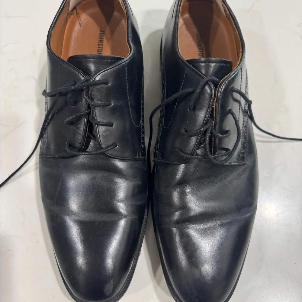 Black Leather Oxford Dress Shoes with Polished Finish